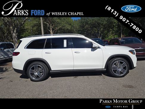 Used 2024 Mercedes-Benz GLS 450 4MATIC image 4