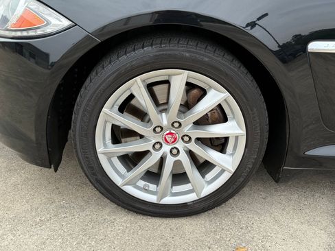 Used 2014 Jaguar XF RWD image 12