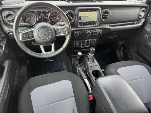 Used 2020 Jeep Gladiator Overland AWD/4WD image 10