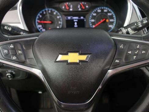 Used 2019 Chevrolet Equinox LS image 12