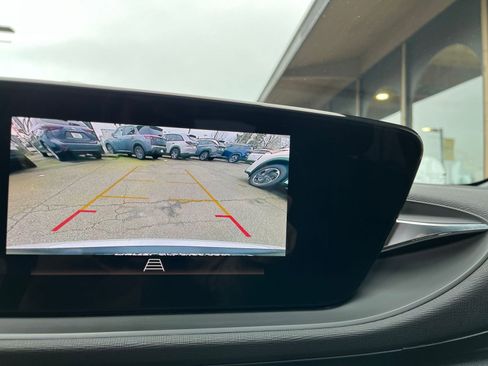 Used 2025 Buick Envista Preferred image 24