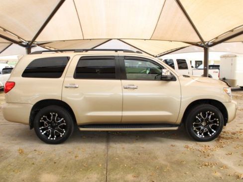 Used 2010 Toyota Sequoia Limited image 11