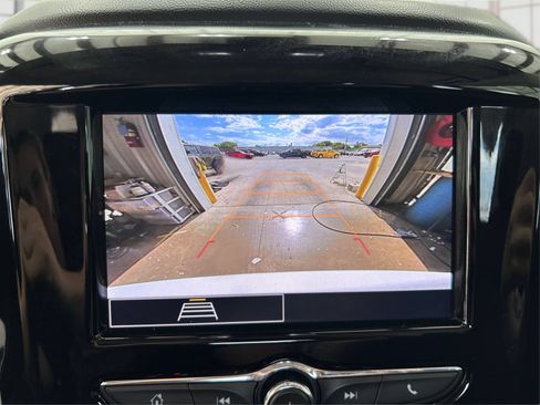 Used 2020 Chevrolet Traverse LT FWD image 26