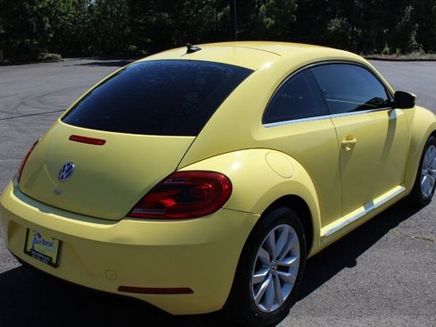 Used 2014 Volkswagen Beetle TDI FWD image 4