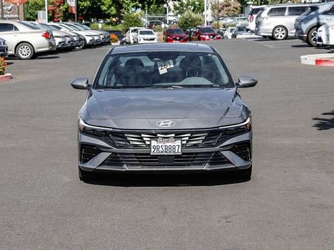 Certified 2025 Hyundai Elantra SEL FWD image 7
