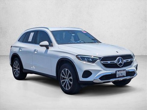 Certified 2026 Mercedes-Benz GLC 300 image 3