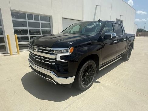 Used 2023 Chevrolet Silverado 1500 LTZ w/ LTZ Premium Package AWD/4WD image 7