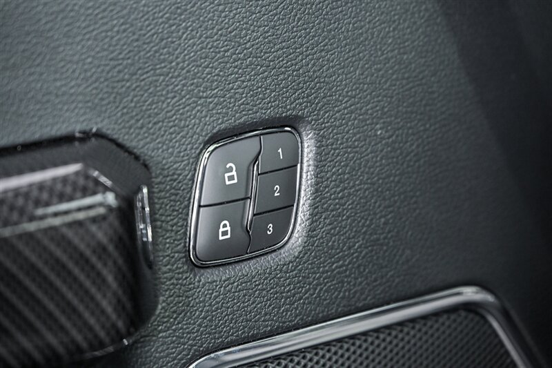 Used 2019 Ford F150 Lariat w/ Equipment Group 502A Luxury AWD/4WD image 13