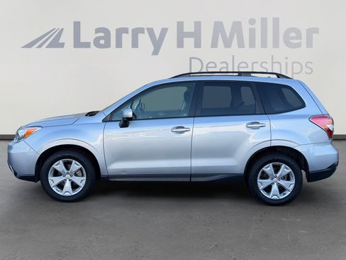 Used 2015 Subaru Forester 2.5i Premium AWD/4WD image 2