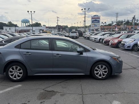 Used 2020 Toyota Corolla LE FWD image 10