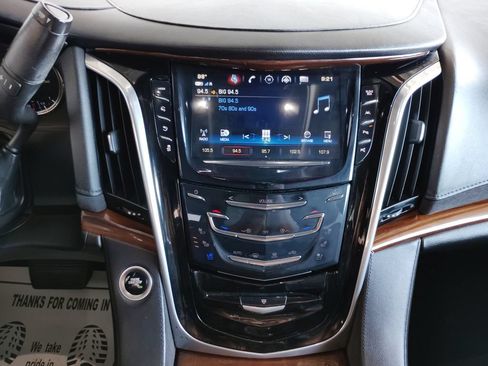 Used 2020 Cadillac Escalade ESV Luxury RWD image 33