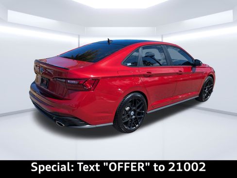 Used 2022 Volkswagen Jetta GLI Autobahn image 2