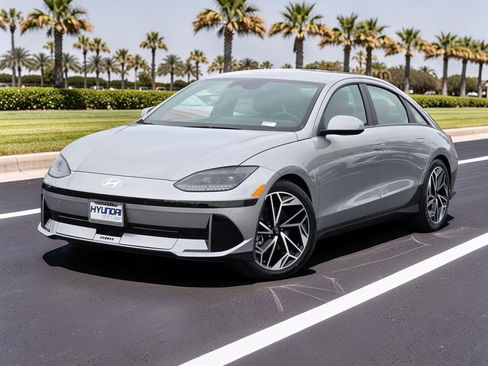 Certified 2024 Hyundai Ioniq 6 SEL RWD image 2