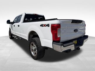 Used 2017 Ford F350 XLT w/ Camper Package AWD/4WD video 3