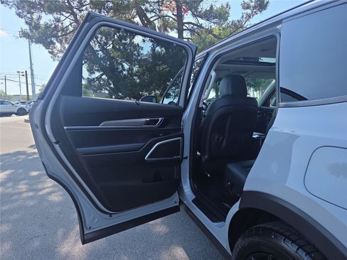 Used 2022 Kia Telluride EX w/ EX Premium Package AWD/4WD image 28