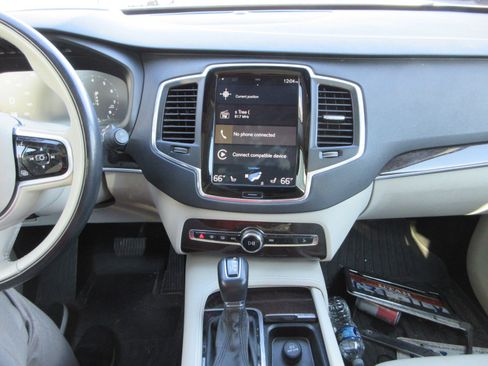 Used 2019 Volvo XC90 T6 Momentum w/ Advanced Package image 23