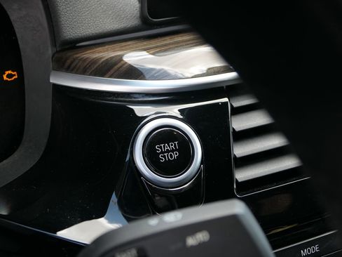 Used 2020 BMW 530e w/ Convenience Package image 19