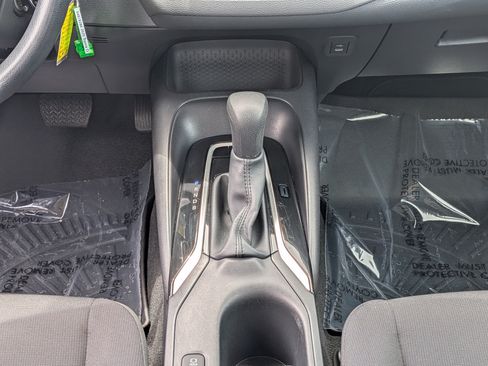 Used 2025 Toyota Corolla LE FWD image 19