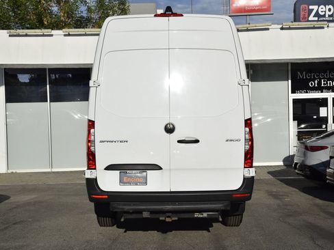 Used 2024 Mercedes-Benz Sprinter 2500 w/ Acoustic Package image 4