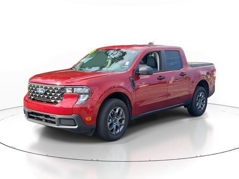 Used 2025 Ford Maverick XLT FWD image 3