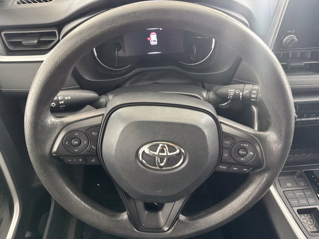 Used 2025 Toyota RAV4 XLE AWD/4WD image 25