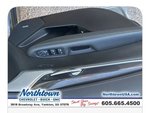 Used 2024 Cadillac XT6 Sport image 14