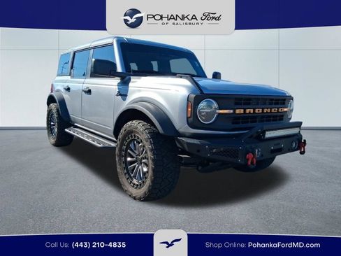 Used 2023 Ford Bronco 4-Door AWD/4WD image 3