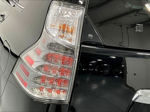 Used 2023 Lexus GX 460 Premium image 39