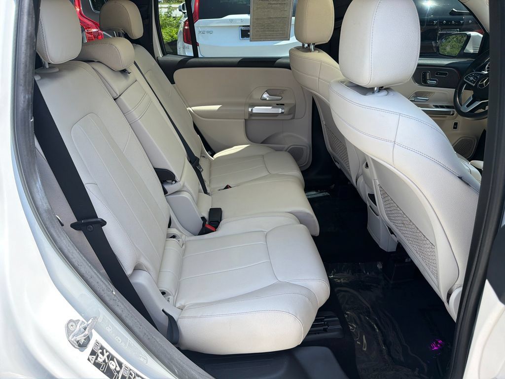 Used 2021 Mercedes-Benz GLB 250 w/ Premium Package image 15
