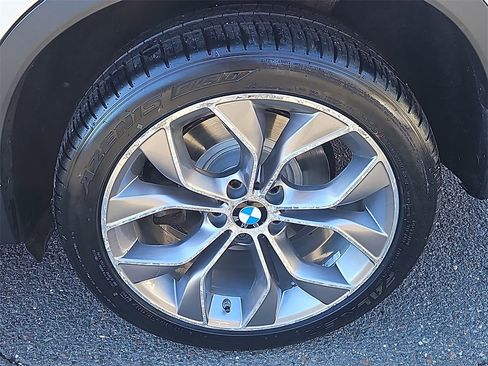 Used 2017 BMW X3 xDrive28i image 8