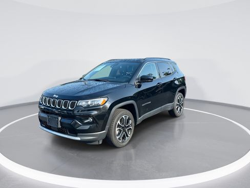 Used 2023 Jeep Compass Limited w/ Sun and Sound Group AWD/4WD image 5