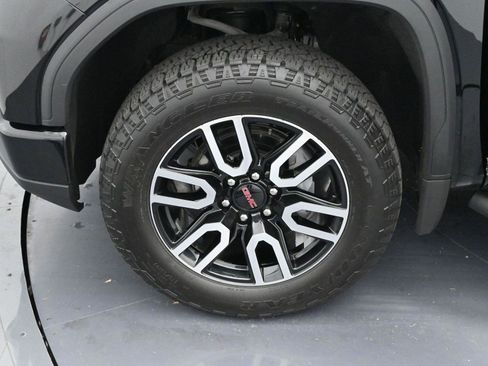 Used 2024 GMC Sierra 1500 AT4 w/ Technology Package image 34