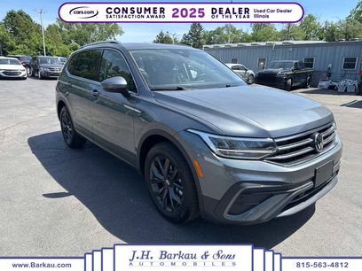 Used 2024 Volkswagen Tiguan SE w/ Panoramic Sunroof Package