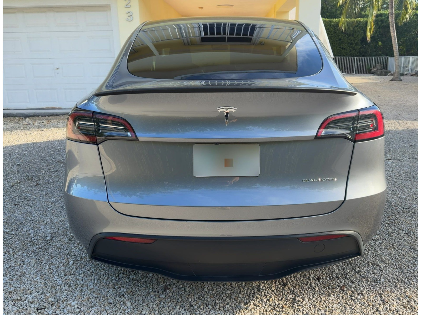 Used 2025 Tesla Model Y Long Range AWD/4WD image 4