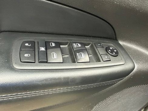 Used 2020 Jeep Grand Cherokee Laredo AWD/4WD image 21