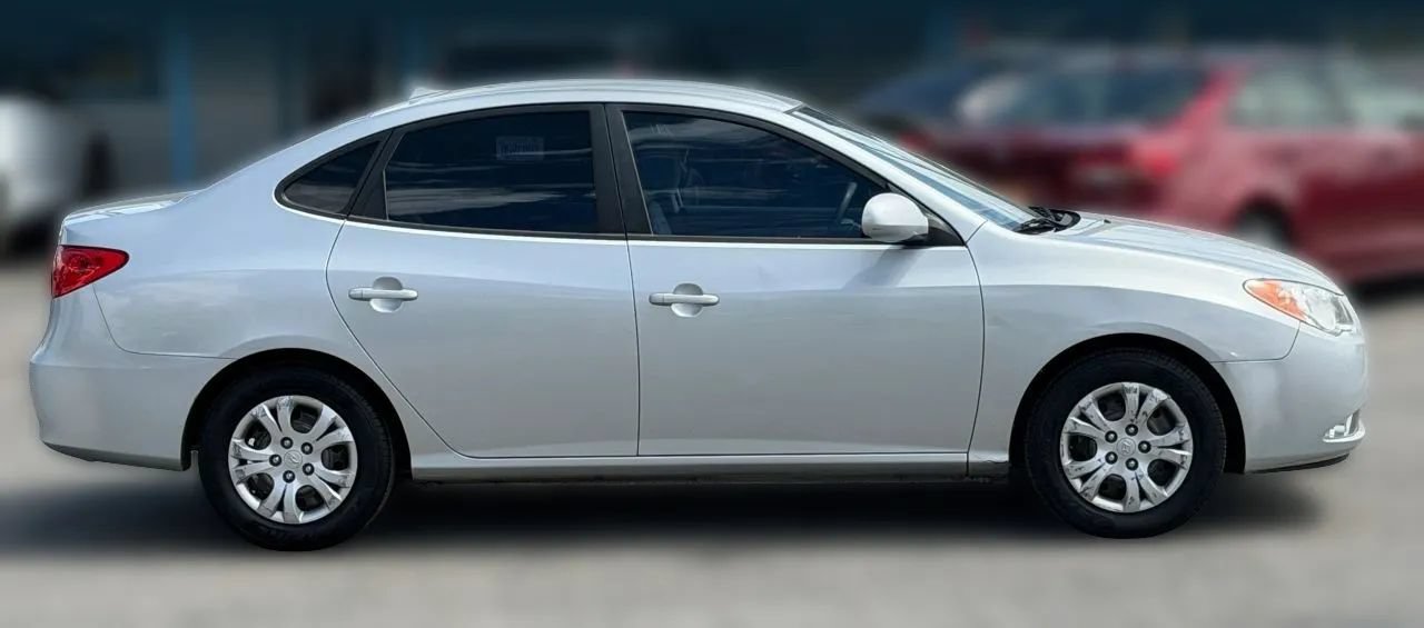 Used 2010 Hyundai Elantra GLS FWD image 9