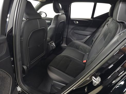 Used 2023 Volvo XC40 B5 Plus w/ Protection Package Premier AWD/4WD image 29
