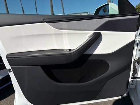 Used 2026 Tesla Model Y Long Range image 14