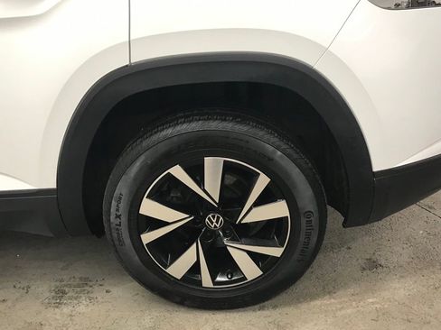 Used 2021 Volkswagen Atlas Cross Sport SE image 41