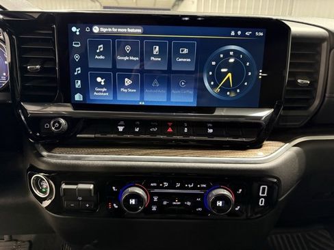 Used 2025 Chevrolet Silverado 2500 LT w/ Convenience Package image 17