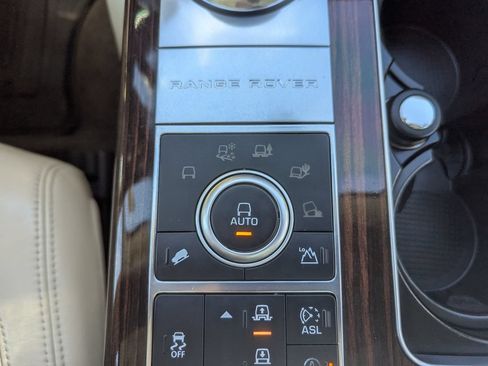 Used 2016 Land Rover Range Rover Supercharged AWD/4WD image 29