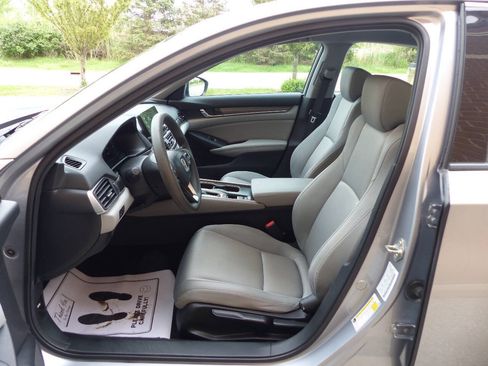 Used 2019 Honda Accord LX image 23