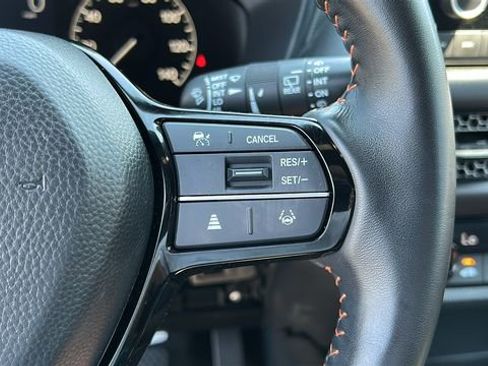 Used 2025 Honda HR-V Sport image 13