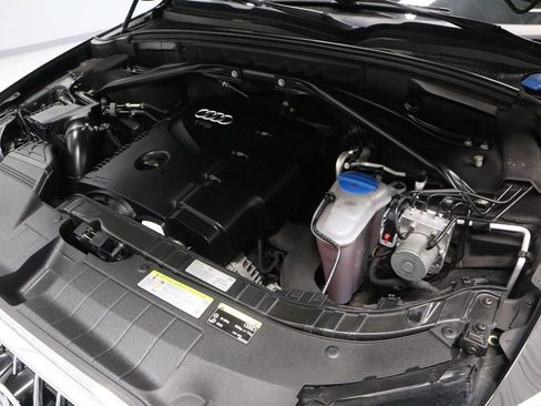 Used 2017 Audi Q5 2.0T Premium Plus w/ Technology Package image 15