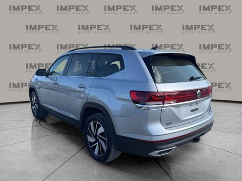 Used 2025 Volkswagen Atlas SE image 3