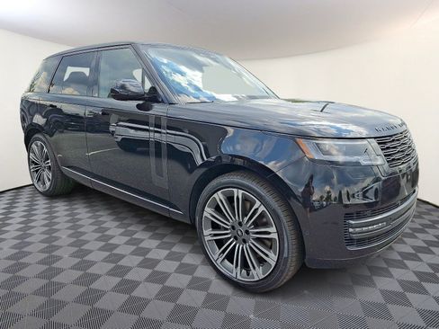 New 2025 Land Rover Range Rover SE image 3