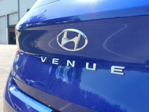 Used 2026 Hyundai Venue SEL FWD image 6
