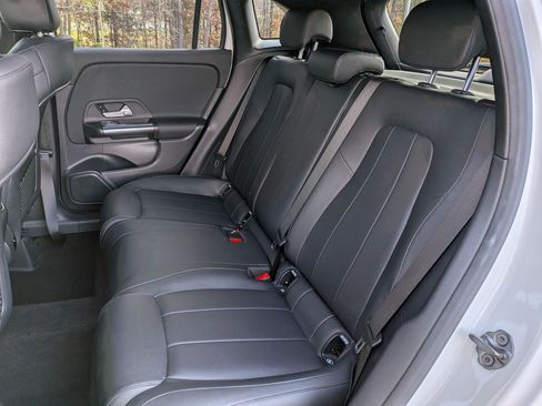 Certified 2022 Mercedes-Benz GLA 250 4MATIC image 31