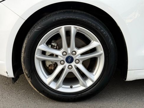 Used 2018 Ford Fusion SE w/ Equipment Group 602A FWD image 9
