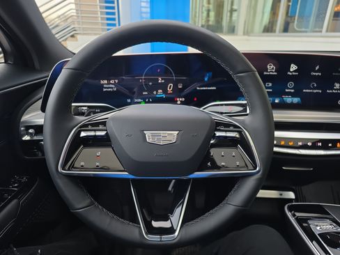 Used 2025 Cadillac Lyriq Sport image 22